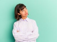 Akurat czy akórat – poprawna pisownia i znaczenie