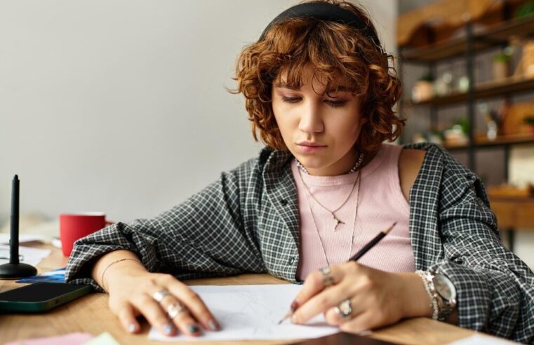 Rozprawka po angielsku – zwroty, które musisz znać