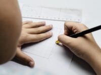 Wzór na długość odcinka – przykłady i zadania