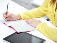 Lekcje czy lekcję – jak zapisać poprawnie?