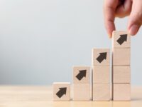 Progres – co to znaczy i w jakim kontekście występuje?